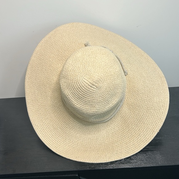 Banana Republic Wide Brim 4.5” Sun Straw Hat - Picture 5 of 15